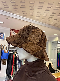 Yumuşak ve sıcacık kahve rengi şapka